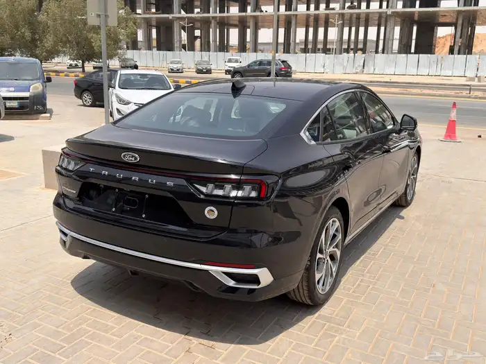 فورد تورس تيتانيوم لون اسود موديل 2025 توكيلات الجزيرة 2