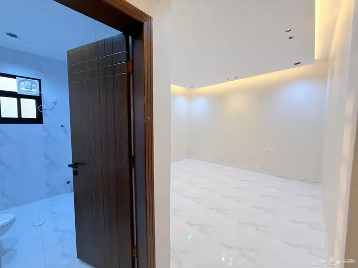 للبيع ادور ارضيه واروف علويه بمدخل سياره ح التضامن 17