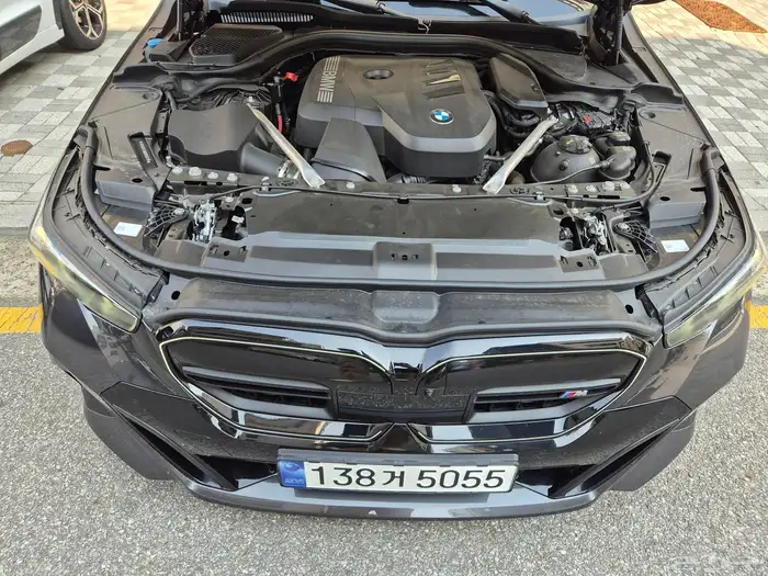 بي ام دبليو 520i M KIT 2024 7