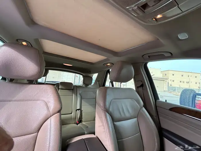 جيب مرسيدس ML400 موديل 2015 بحالة ممتازة (جدة) 6