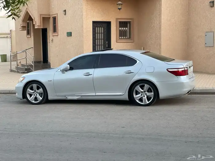 لكزس 460 LS 1