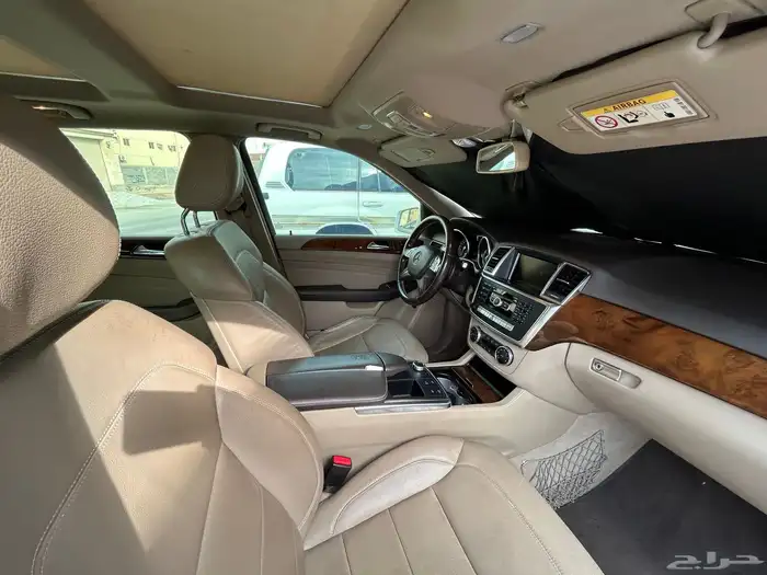 جيب مرسيدس ML400 موديل 2015 بحالة ممتازة (جدة) 4