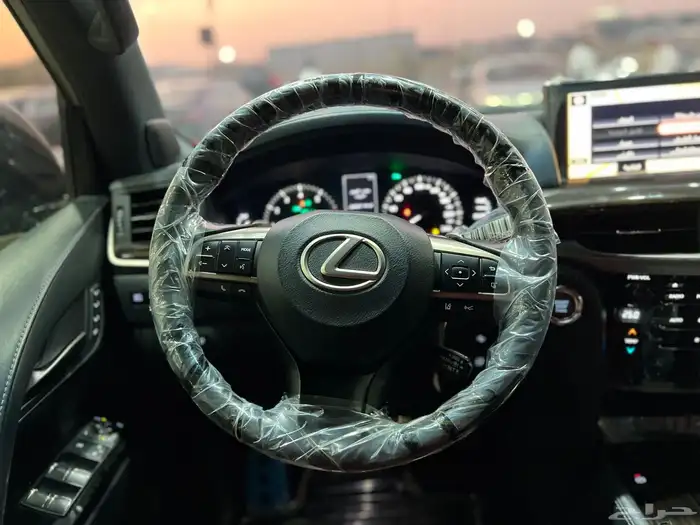 لكزس LX570 فل كامل موديل 2018 10