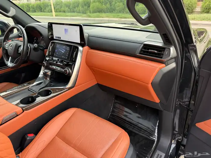 جيب لكزس LX600 2022 VIP - سعودي ضمان وصيانه مجانيه 28