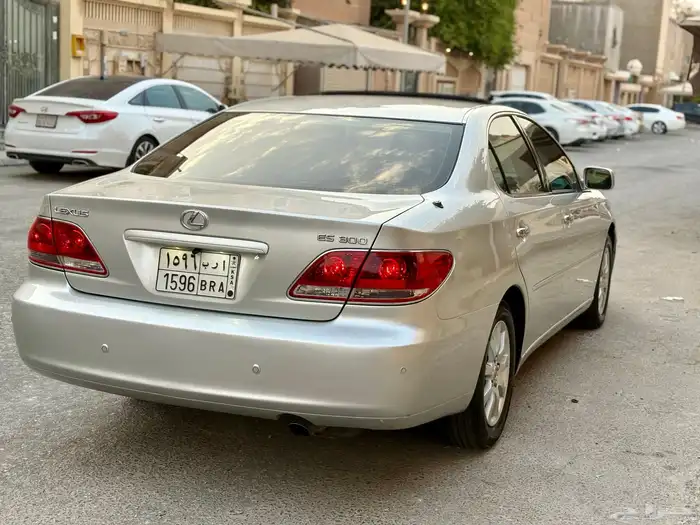 لكزس اي اس 300 عبد اللطيف جميل 5