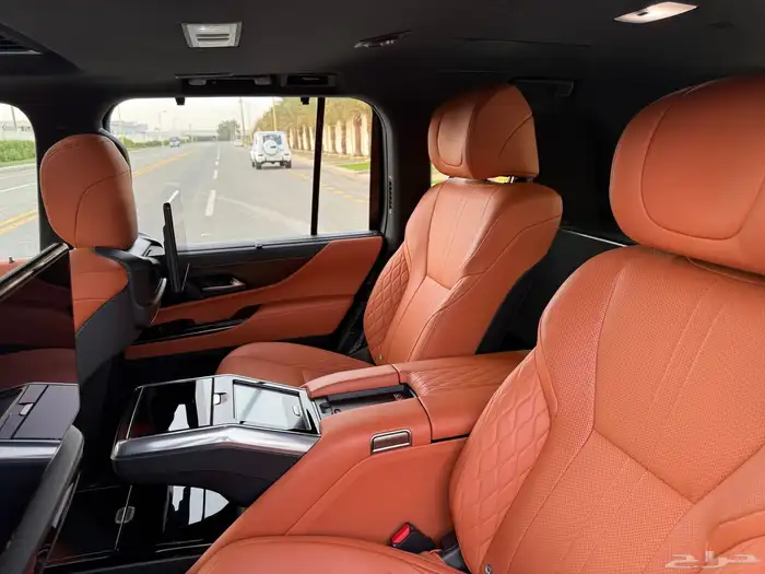 جيب لكزس LX600 2022 VIP - سعودي ضمان وصيانه مجانيه 37