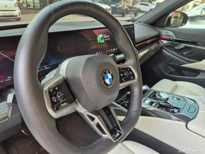 بي ام دبليو 520i M KIT 2024 15