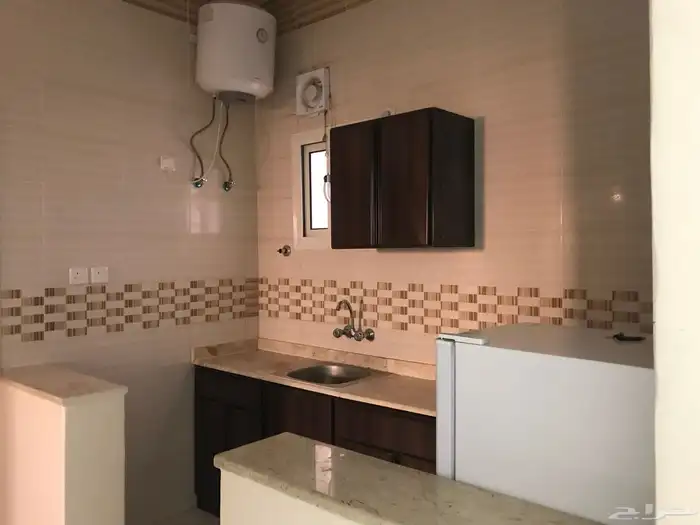 شقق عزاب فاخره للايجار حي البوادي تبوك 8