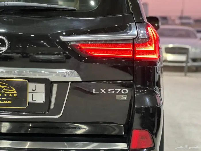 لكزس LX570 فل كامل موديل 2018 9