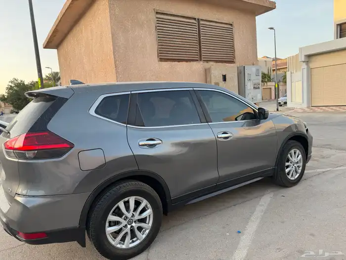 نيسان اكس تريل 1