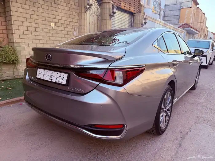 لكزس es300 مالك اول عبداللطيف 2022 4
