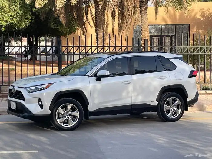 تويوتا راف فور 2023 XLE هايبرد نظيف جدا بحال الوكاله 5