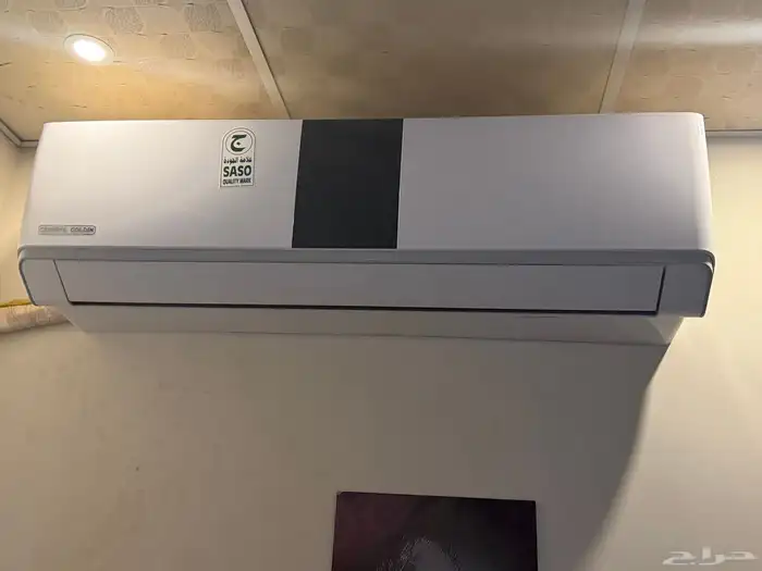 للبيع اثاث مكون من كنب وشاشة ومكيف سبيلت 2