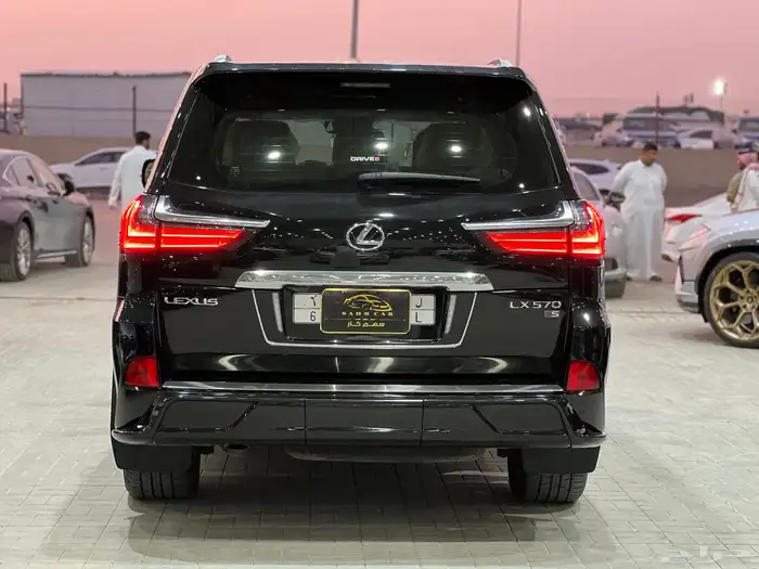 لكزس LX570 فل كامل موديل 2018 8