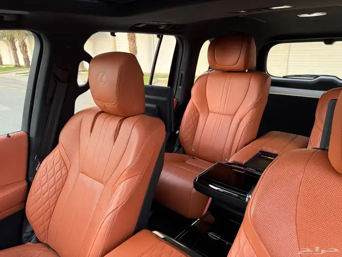 جيب لكزس LX600 2022 VIP - سعودي ضمان وصيانه مجانيه 43