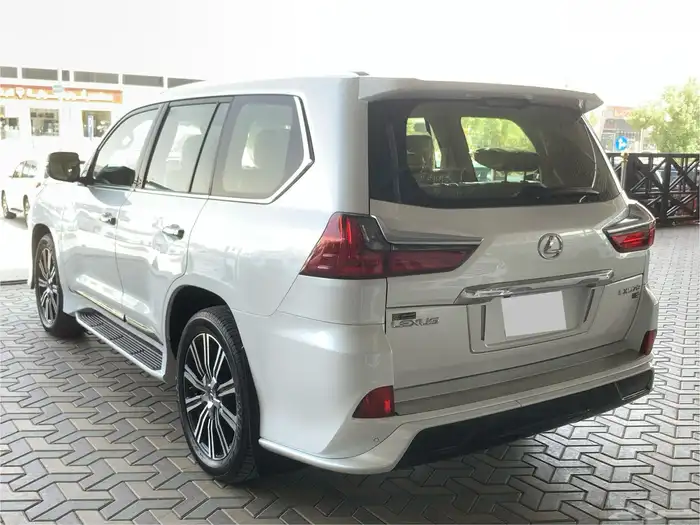 للكزس LX570 سعودي 2020 5