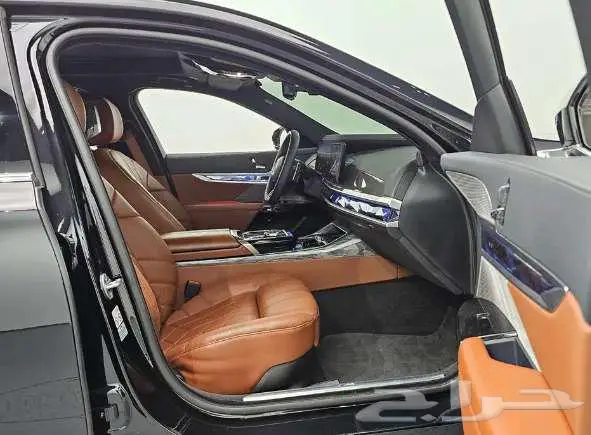 BMW 740i موديل 2023 8