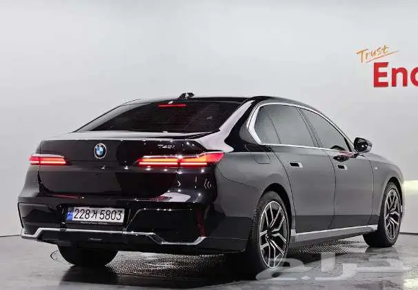 BMW 740i موديل 2023 2