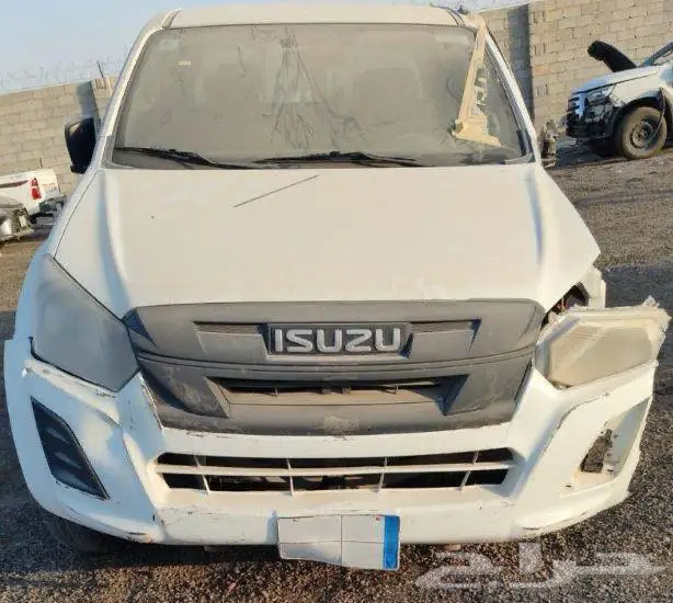 ايسوزو ديماكس غمارتين دبل مصدومه جنب يسار 0