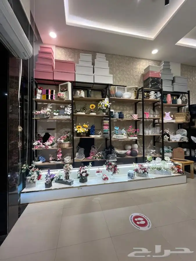 محل التقبيل أو للإيجار 12