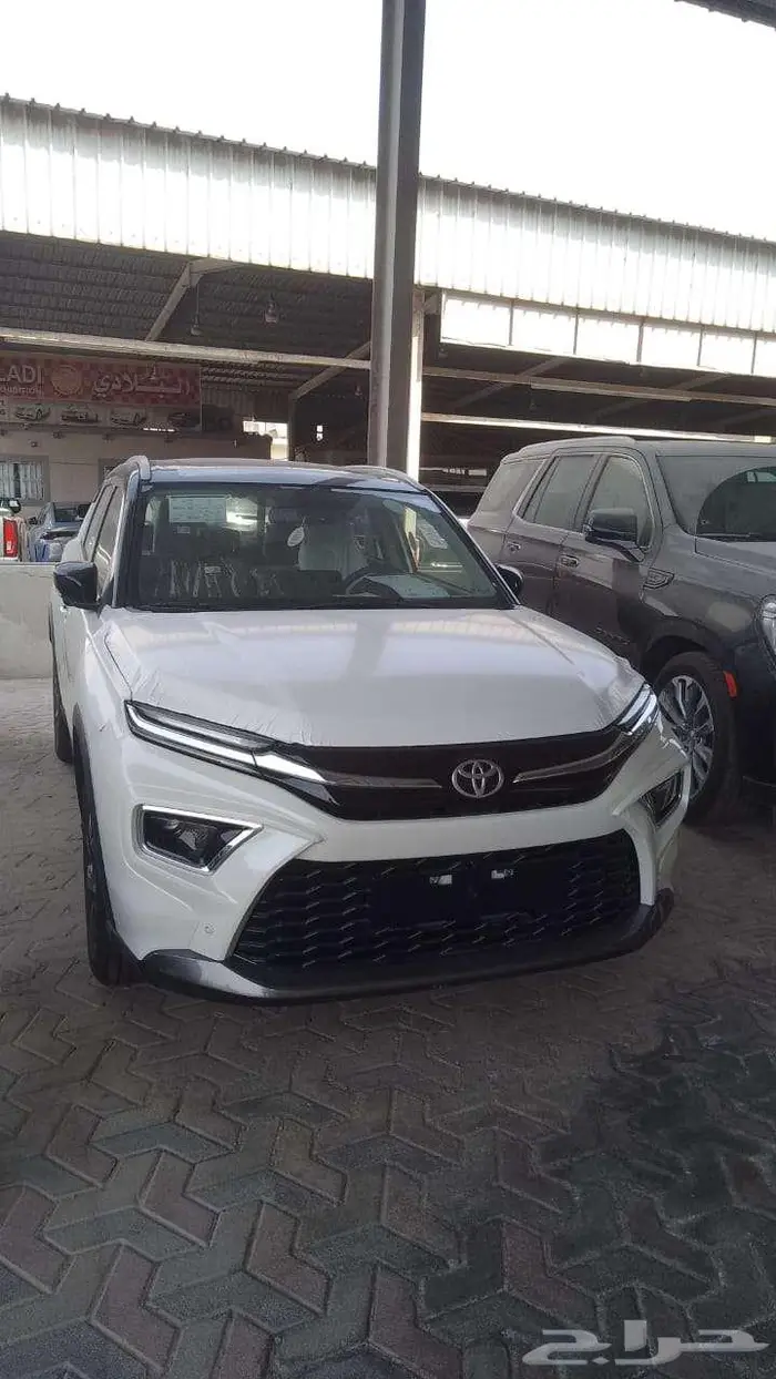 تويوتا اوربان كروز فئة GLX موديل 2025 1