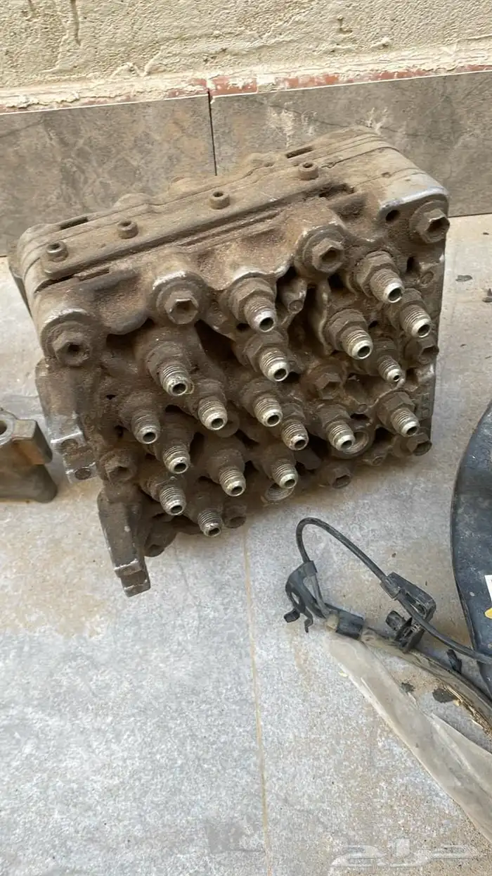 قطع غيار جديد مستعمل للبيع بالجمله 48