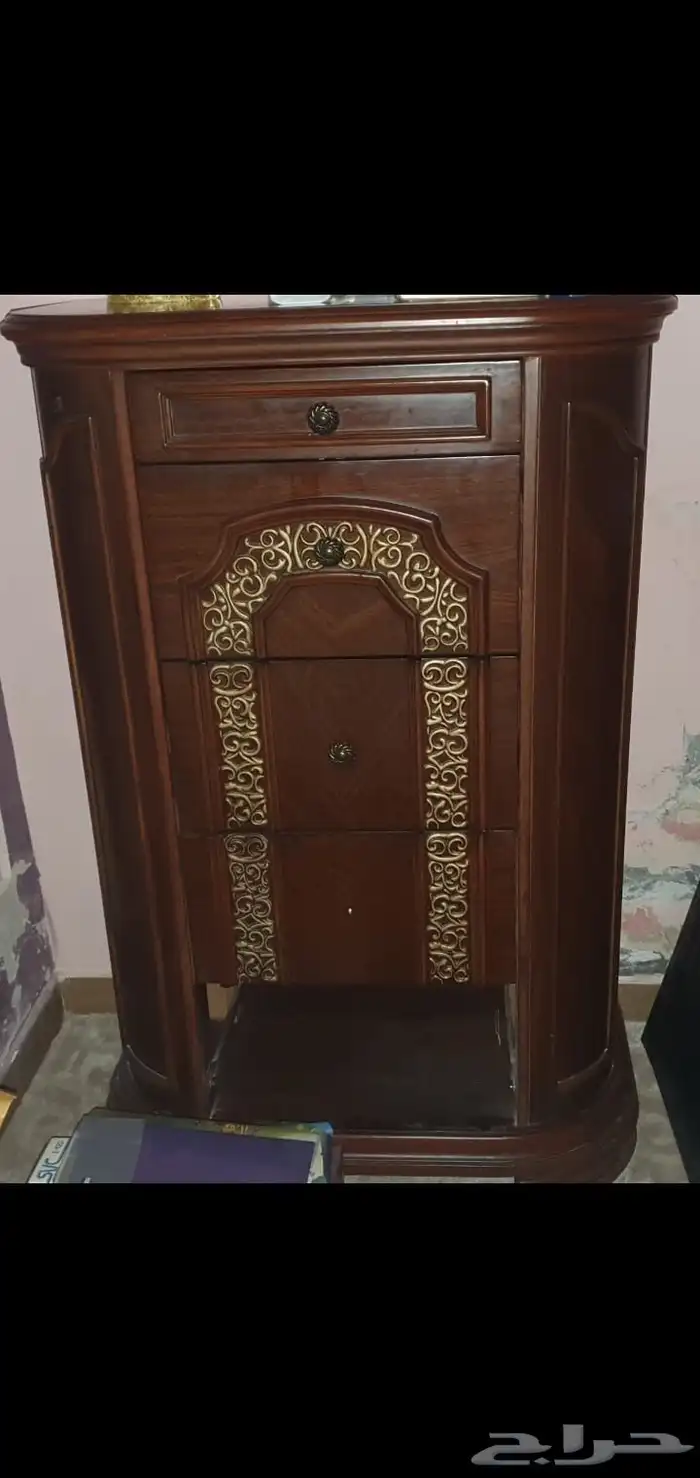 اثاث ثلاجه وطاولات ودواليب وكراسي وغساله وفرن واشياء أخرى 31