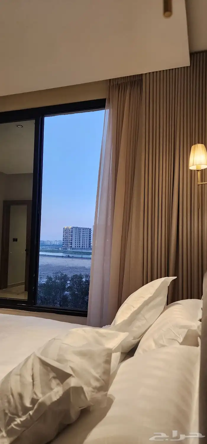 للبيع شقة بالأثاث بالحمراء 1