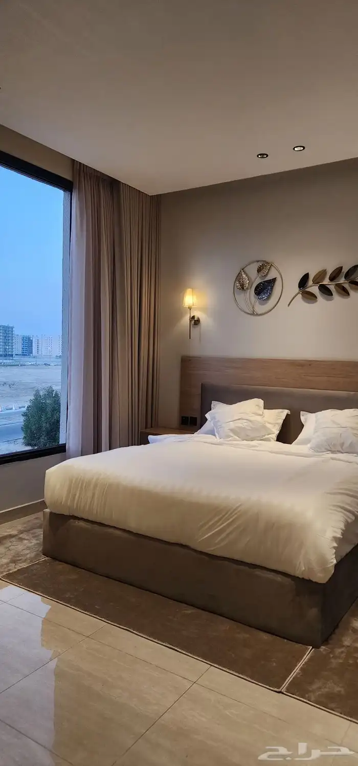 للبيع شقة بالأثاث بالحمراء 0