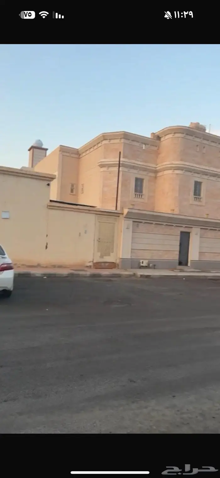 أرض للبيع مبني عليها استراحة تقبل الفرز طريق ثابت بن النعمان 3