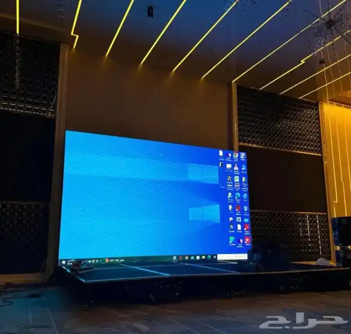 شاشات عرض عملاقه 4