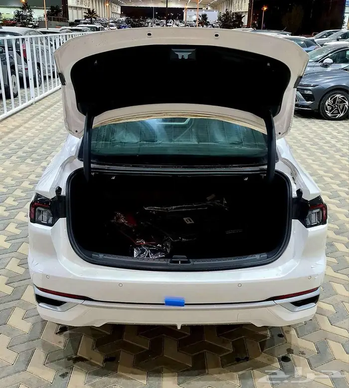 فورد توروس امبيانتي 2.0 ناغي 2025 صيانه مجانيه 9