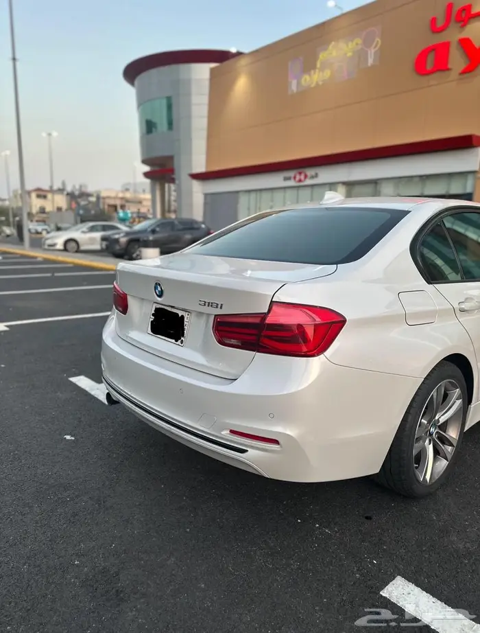 بي ام دبليو 318i 0