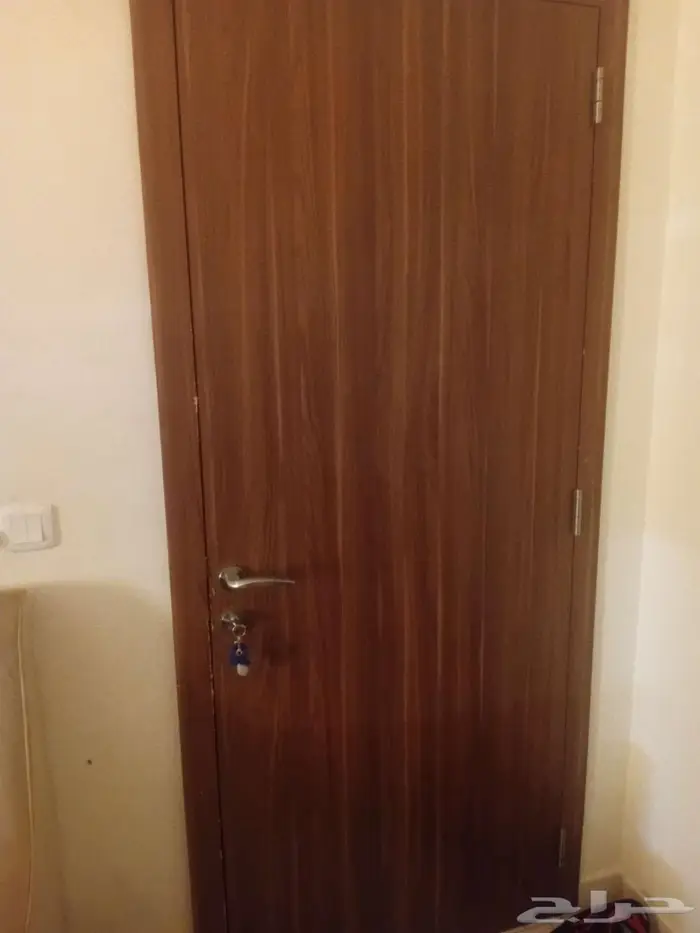 يوحد باب بجميع اغراضو وكامل الحلوق البيع مستعجل 0