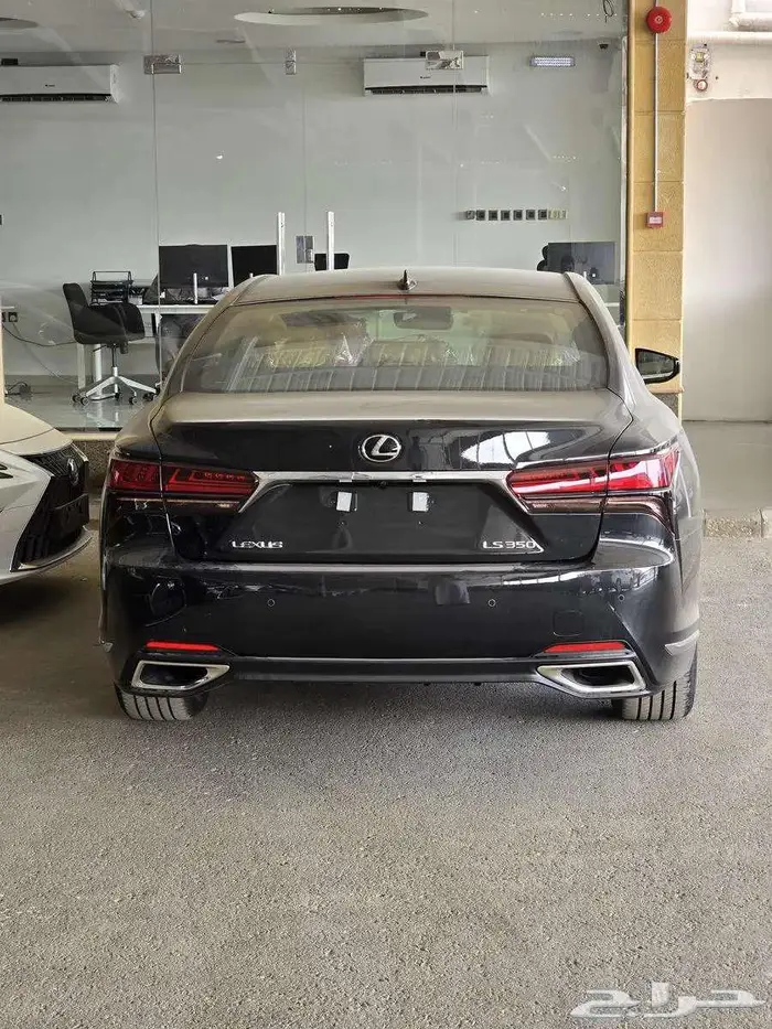 لكزس LS 350 فئة AA خليجي 2025 متوفر لدى الحسن 3