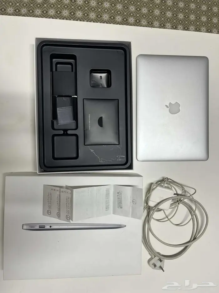 MacBook Air 13-inch (2017) - Model A1466 12