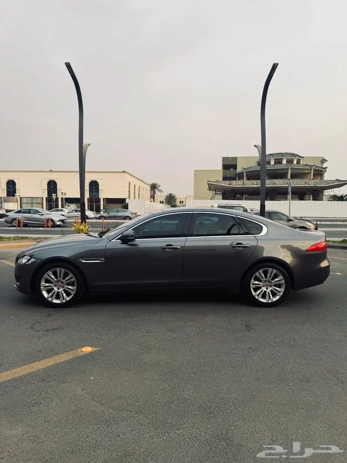 جاكوار XF موديل 2018 فل كامل 4