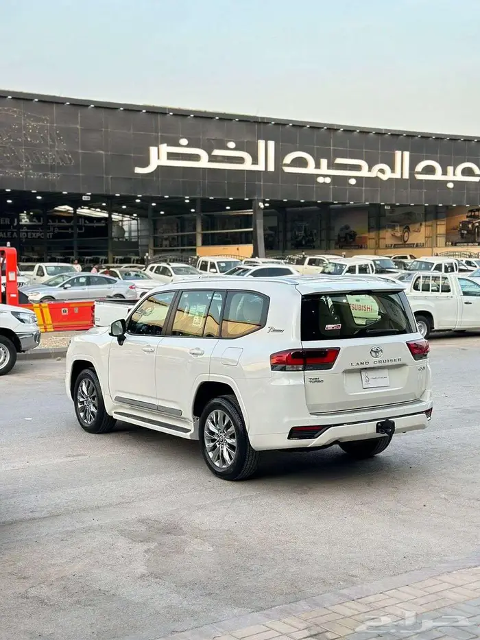تويوتا لاندكروزر L3 موديل 2022 بنزين 4