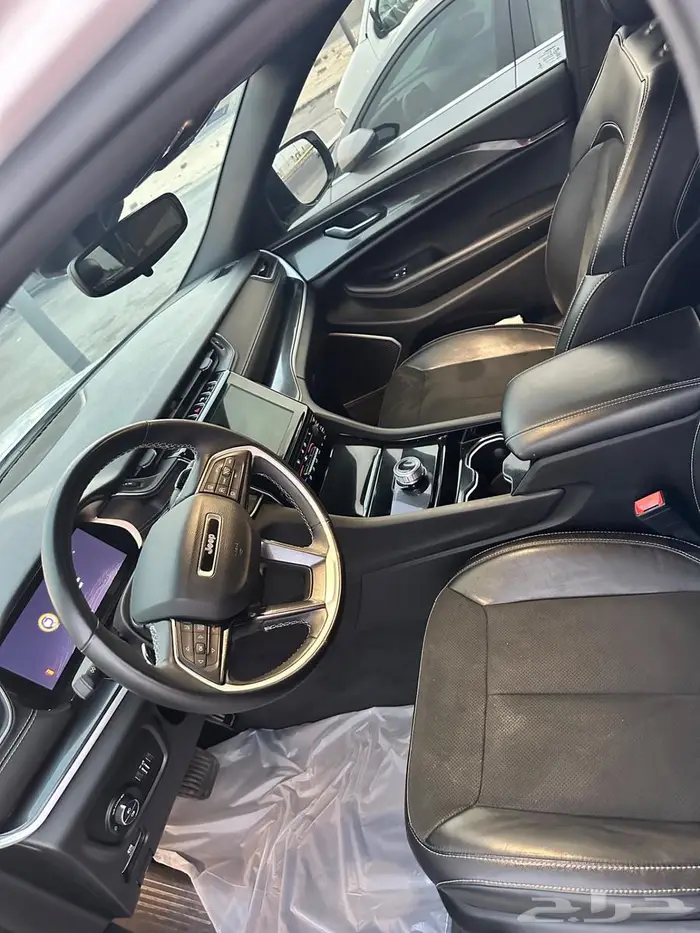 يب جراند شيروكي 4X4 L 2022 التييمات 3