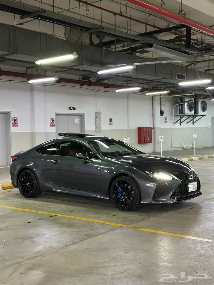 لكزس RCF300 على الضمان 2023 صيانات وكاله شبه جديد 5