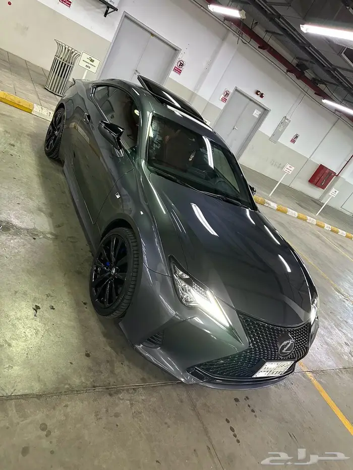 لكزس RCF300 على الضمان 2023 صيانات وكاله شبه جديد 3
