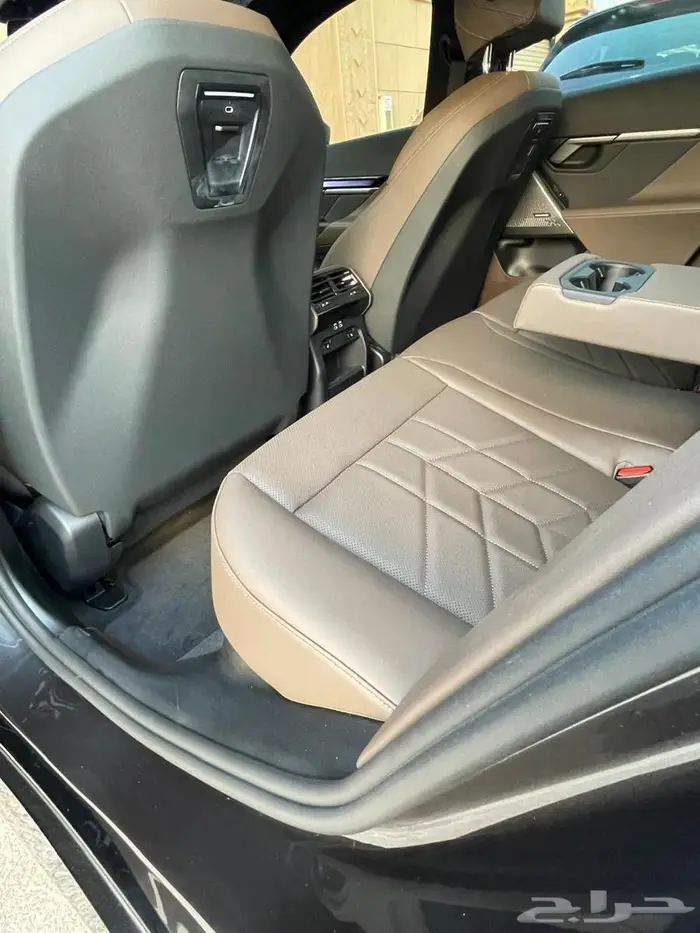 BMW520 موديل 2025 ممشي 5000 كم عرض خاص شامل اللوحات 19