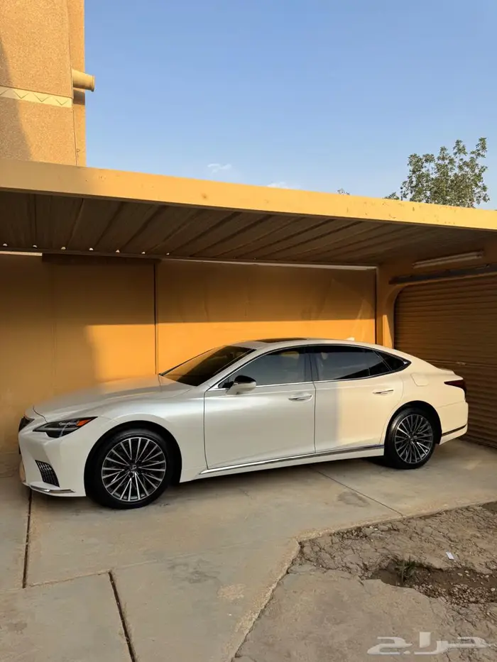 لكزس LS350 2024 سعودي شبه جديدة 0