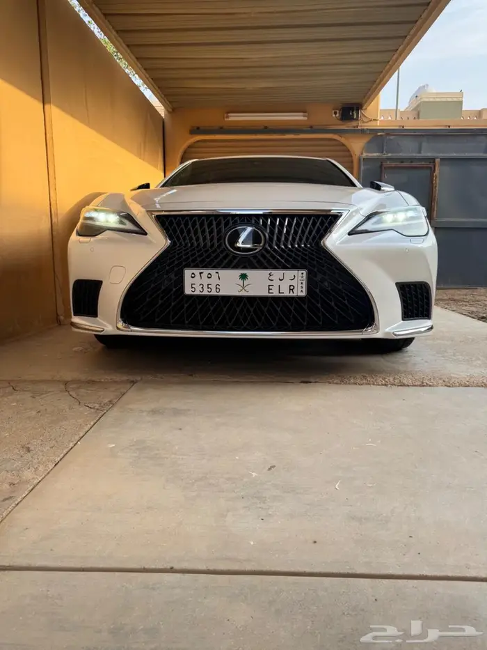 لكزس LS350 2024 سعودي شبه جديدة 5