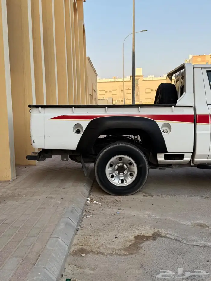 للبيع شاص نيسان 2015 تماتيك 4
