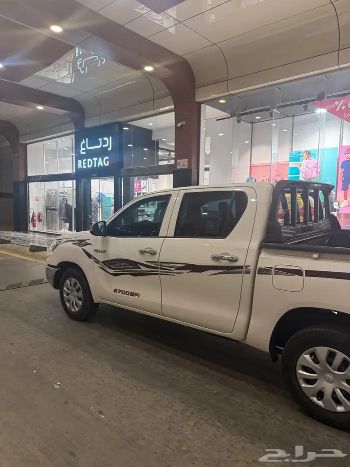 هايلوكس بنزين 2020 GLX عبداللطيف جميل نظيفه 11
