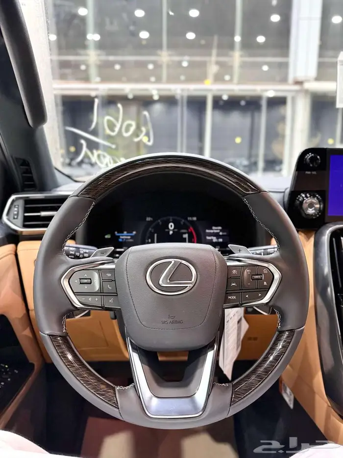 لكزس LX 600 BB سعودي ابيض داخل جملي 2025 بطاقة جمركية 27