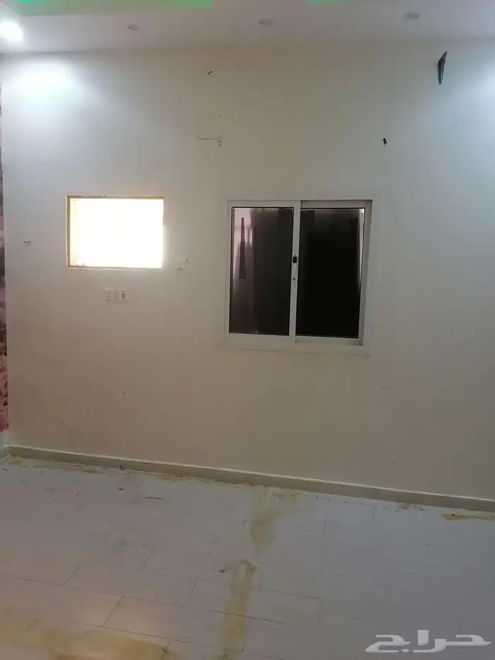 للبيع عماره سكنيه دورين مساحتها 405م داخل حد الحرم 10