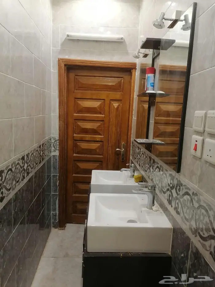 للبيع عماره سكنيه دورين مساحتها 405م داخل حد الحرم 9