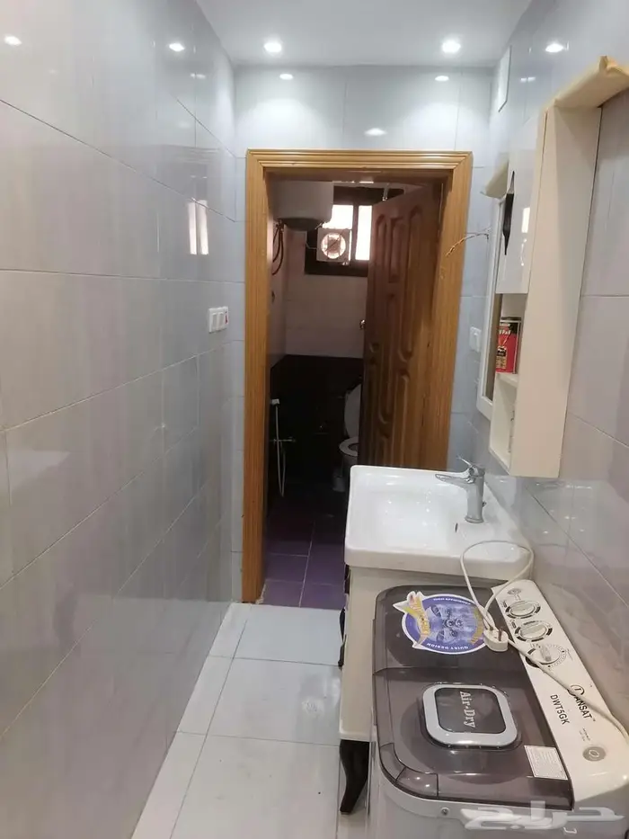 للبيع عماره سكنيه دورين مساحتها 405م داخل حد الحرم 7
